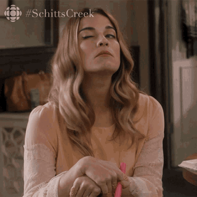 Wink Annie Murphy GIF - Wink Annie Murphy Alexis GIFs