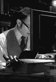 Person Of Interest GIF - Person Of Interest Type Writter Michael Emerson GIFs