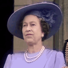 Queen Queen Elizabeth GIF - Queen Queen Elizabeth Elizabeth Ii GIFs