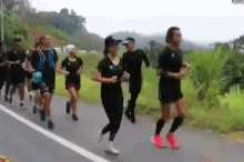 พี่ตูน วิ่ง ออกกำลังกาย GIF - Toon Bodyslam Exercise Running GIFs