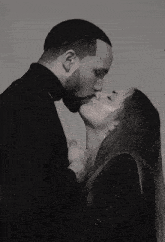 Makeout Kissing GIF - Makeout Kissing Kissing Couple GIFs