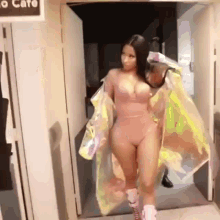 Sazzybarb Nicki Minaj Walk GIF - Sazzybarb Nicki Minaj Walk Long Hair GIFs