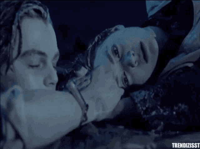 Titanic Jack And Rose GIF - Titanic Jack And Rose Rose And Jack - Discover  & Share GIFs