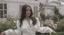 Rihanna Shrug GIF - Rihanna Shrug Rihannashrug GIFs