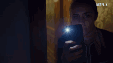 Too Dark Looking For It GIF - Too Dark Looking For It Flashlight GIFs