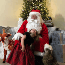 Loving Santa GIF - Loving Santa GIFs