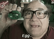 Paddys Pub Egg - It'S Always Sunny In Philadelphia GIF - Its Always Sunny In Philadelphia Egg Frank Reynolds GIFs