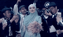 Siti Nurhaliza Bersandar Cinta GIF - Siti Nurhaliza Bersandar Cinta Retro GIFs