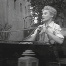 Scared Dolores Carter GIF - Scared Dolores Carter Curse Of The Undead GIFs