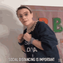 Social Distancing Is Important Kate Mckinnon GIF - Social Distancing Is Important Kate Mckinnon Ruth Bader Ginsburg GIFs