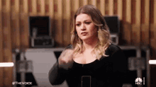 Crying Kelly Clarkson GIF - Crying Kelly Clarkson The Voice GIFs