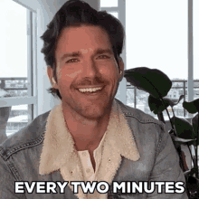 Every Two GIF - Every Two Minutes GIFs