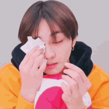 Jungwon Tissue Jungwon Cry GIF - Jungwon Tissue Jungwon Jungwon Cry GIFs