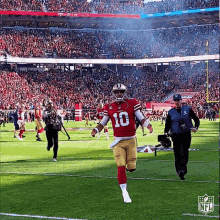 Jimmy Garoppolo Hands Up GIF - Jimmy Garoppolo Hands Up Yes GIFs