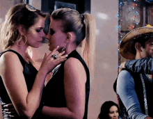 Kiss Kissing GIF - Kiss Kissing Lesbian GIFs