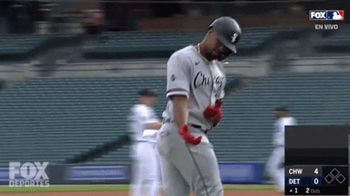 Corriendo Eloy Jimenez GIF - Corriendo Eloy Jimenez Chicago White Sox -  Discover & Share GIFs