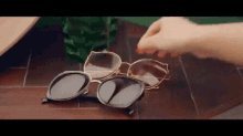 Angelababy Wearing Shades 楊穎戴太陽眼鏡 GIF - 太陽眼鏡sun Glass Sun Glasses Shades墨鏡 GIFs