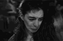 fantine les miserables anne hathaway crying sad