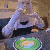 Eating Sushi Xiao Hoang GIF - Eating Sushi Xiao Hoang Xiaorishu GIFs