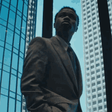 Look To Side Roddy Ricch GIF - Look To Side Roddy Ricch 25million Song GIFs
