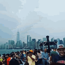 Statue Of Liberty Friends GIF - Statue Of Liberty Friends Selfie GIFs