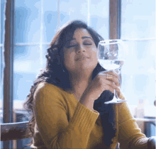 Shreya Ghoshal Cheers GIF - Shreya Ghoshal Cheers Enjoy GIFs