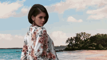 Looking Pretty Barb And Star Go To Vista Del Mar GIF - Looking Pretty Barb And Star Go To Vista Del Mar Fashionable GIFs