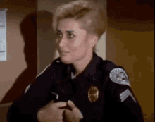 Kareena Kapoor GIF - Kareena Kapoor Police GIFs