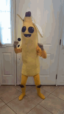 peely costume dance banana