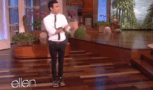 Justin Theroux Dance GIF - Justin Theroux Dance Ellen Show GIFs