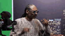 Confused Inspect GIF - Confused Inspect Snoop GIFs