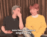 two people sitting next to each other with sonrian si aman a angie y effy written on the bottom right
