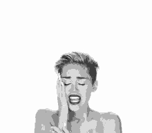 Miley Cyrus Sad GIF - Miley Cyrus Sad Cry GIFs