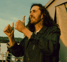 Hozier Smile GIF - Hozier Smile Thumbs Up GIFs