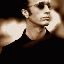 Looking Around Robin Gibb GIF - Looking Around Robin Gibb Bee Gees GIFs