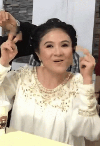 Thanh Ngan Peace GIF - Thanh Ngan Peace Smile GIFs