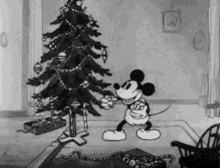 Christmas Christmas Tree GIF - Christmas Christmas Tree Mickey Mouse GIFs