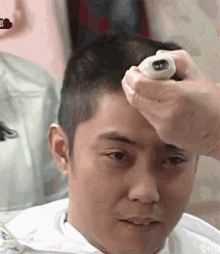 eun jiwon surprised shocked shaved head head shaving