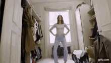 Alexa Chung Dance GIF - Alexa Chung Dance Moves GIFs