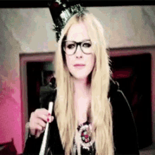 Avril Lavigne Party GIF - Avril Lavigne Party New Year GIFs