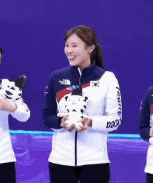 김아랑 미소 선수 쇼트트랙 스케이트 대한민국 웃음 평창올림픽 수호랑 GIF