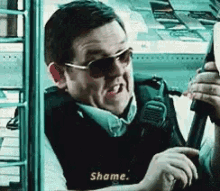 Shaun Of The Dead Shame GIF - Shaun Of The Dead Shame N Ick Frost GIFs