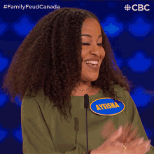 Clapping Ayeisha GIF - Clapping Ayeisha Family Feud Canada GIFs