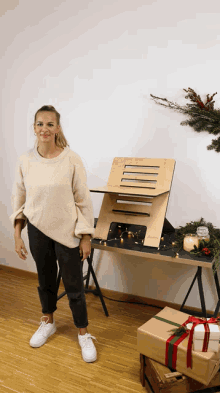 Surprise Holidays GIF - Surprise Holidays Office GIFs
