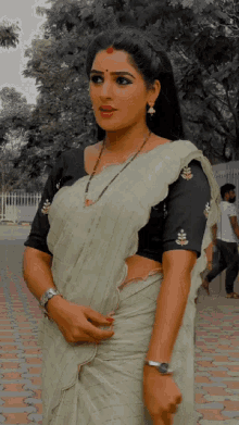 Saree Actress GIF - Saree Actress Monisha GIFs