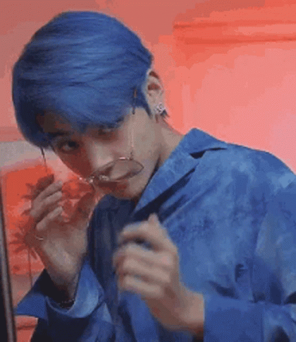 Kim Taehyung Peeking GIF - Kim Taehyung Peeking Blue Hair - Discover &  Share GIFs