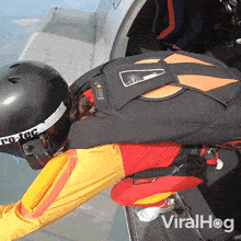 Skydiving Viralhog GIF
