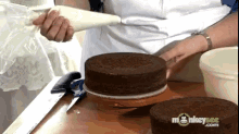 Sandy Sheppard Shows You The Basic Techniques Of Cake GIF - Food Cake GIFs