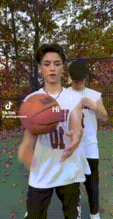 a basketball player with the number 01 on his shirt