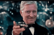 On Skoning Cheers GIF - On Skoning Cheers Lets Drink To That GIFs